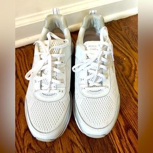 Skechers D’Lux Walker Sneakers White Womens Size 9